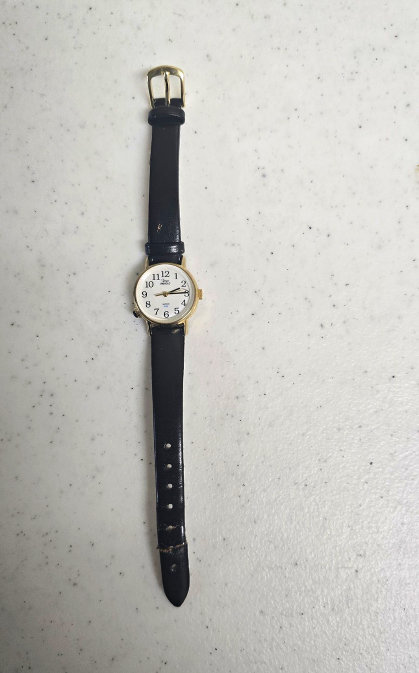 Vintage 1996 Timex Indiglo Women's Watch White Dial Gold Bezel - RUNNING!